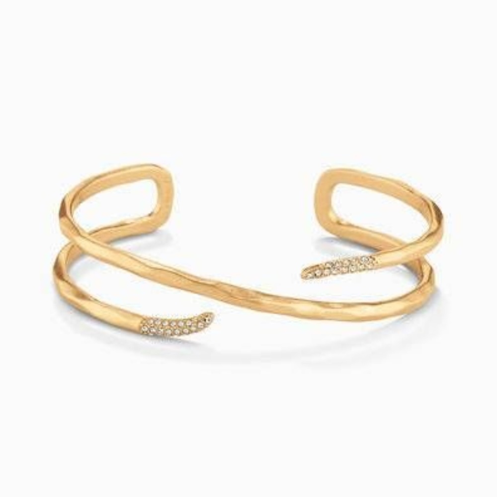 Adeva cuff